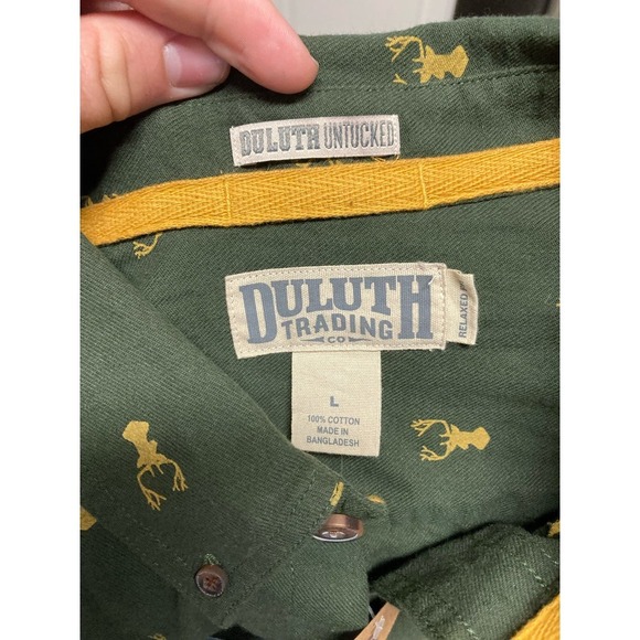 Duluth Trading Shirt Mens Large Untucked Relaxed Fit Holiday Deer Christmas NWT - Picture 2 of 3